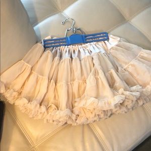American apparel fluffy lace baby doll skirt